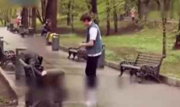 日本美女尿尿视频,视频走红网络